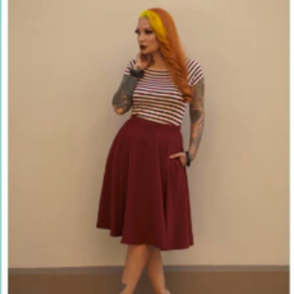 NWT XS/SM Rocksteady Burgundy Retro High Waist Thrills Skirt w/ Pockets Modcloth - Picture 2 of 4